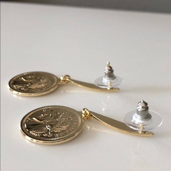 Earrings - Picture 5 of 11